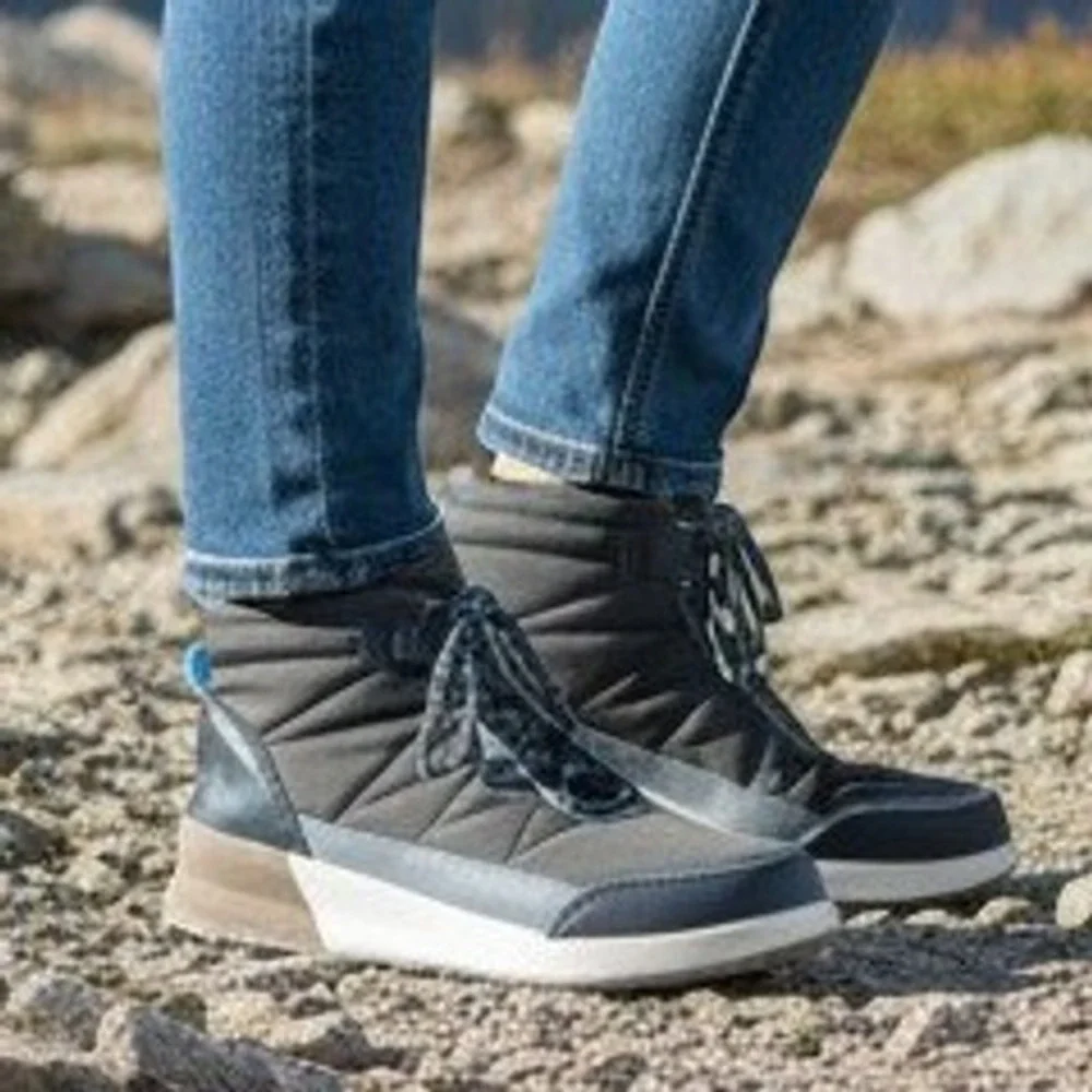 Lands' End Trans Women Snow Boots Size 9B Winter Weather Gray Textile Zip Up